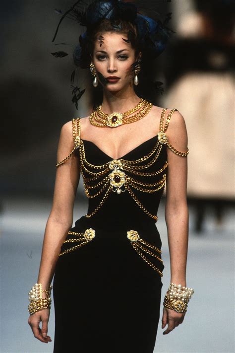 chanel 90s|What Chanel’s fashion shows looked like in the ‘90s